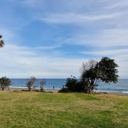 Luxurious Just 200m From The Beach! Nyaraló
