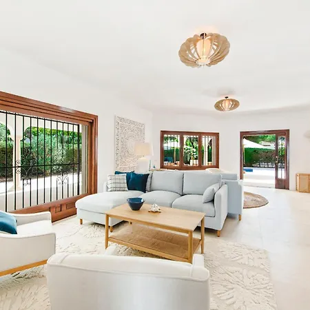 Nyaraló Luxurious Just 200m From The Beach! Estepona